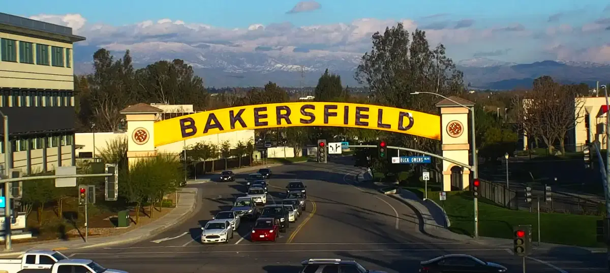 Car Shipping From and To Bakersfield California