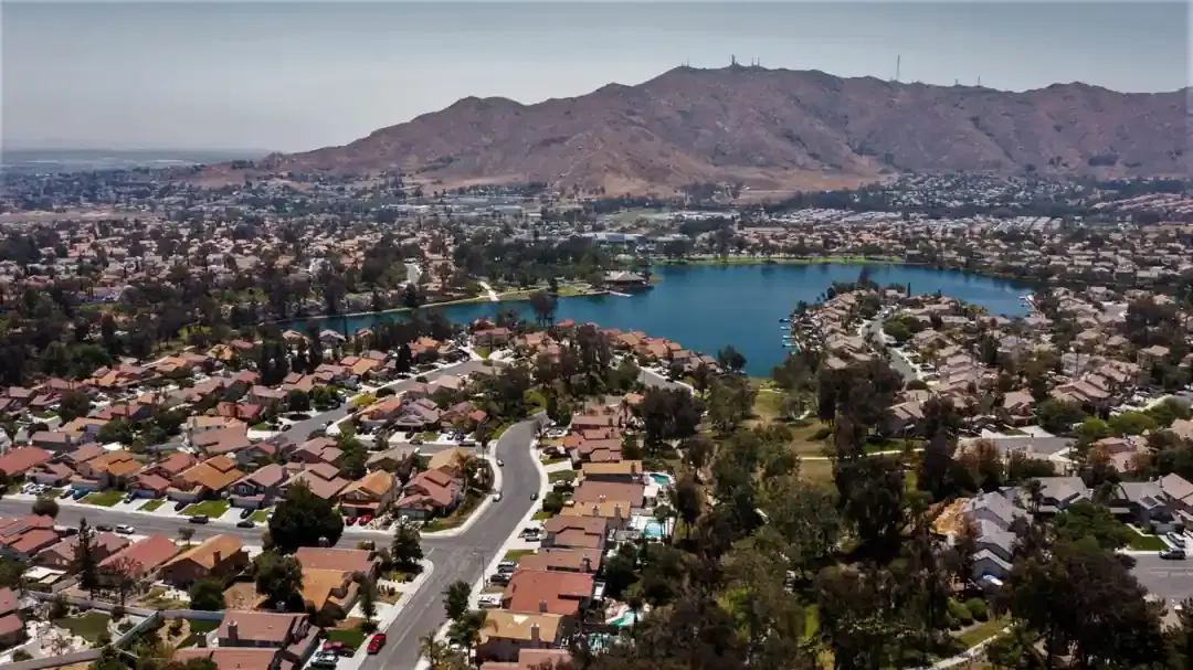 Car Shipping From and To Moreno Valley California
