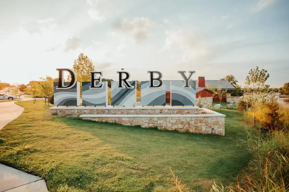 Car Shipping From and To Derby Kansas